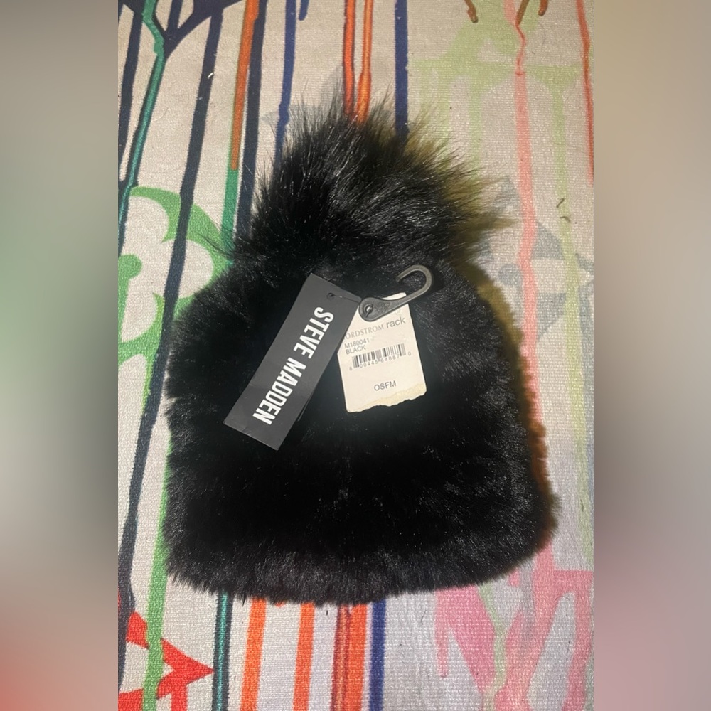 Faux Fur Pompom Poly Blended Beanie Hat Cap Fitted Steve Madden Black Womens
